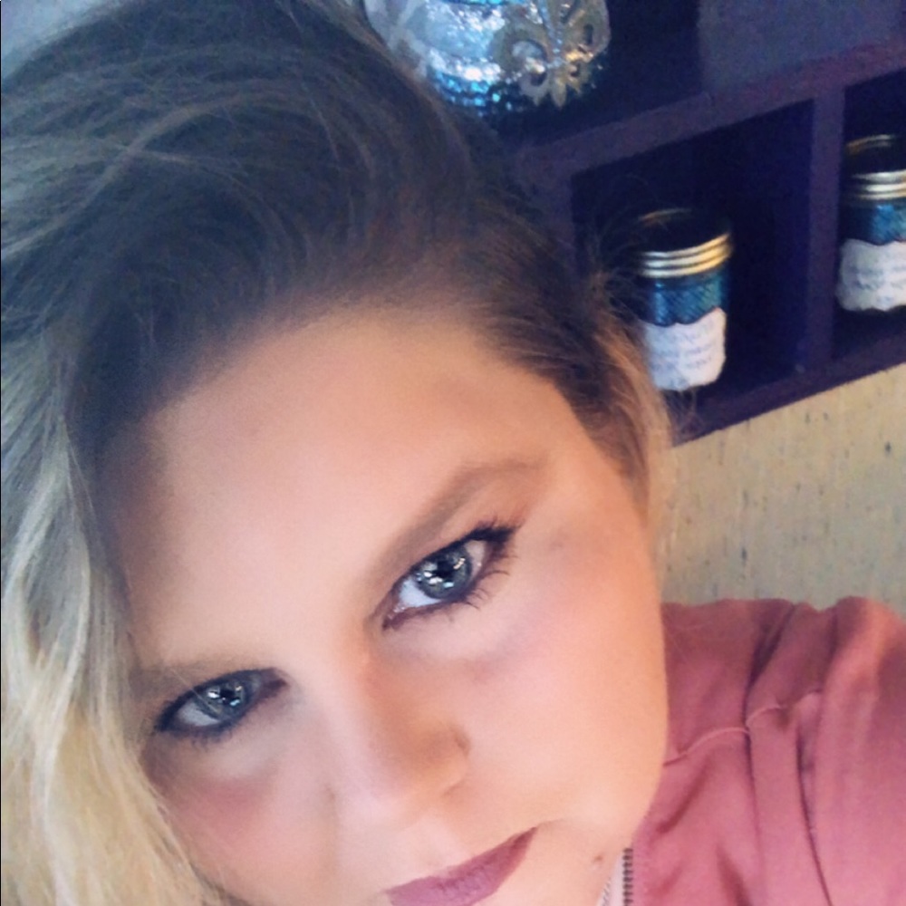 Meet your Posher, Tiffany